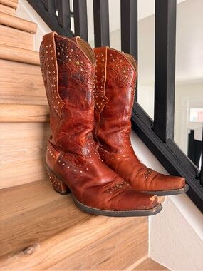 Ariat Studded Western Cowgirl Boots Vintage 8.5